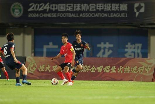 实力对比！球员技术碰撞点燃赛场之火的简单介绍
